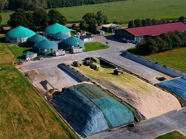 Luftbild Biogasanlage und Silofläche auf Gut Hülsenberg Luftbild Biogasanlage und Silofläche auf Gut Hülsenberg